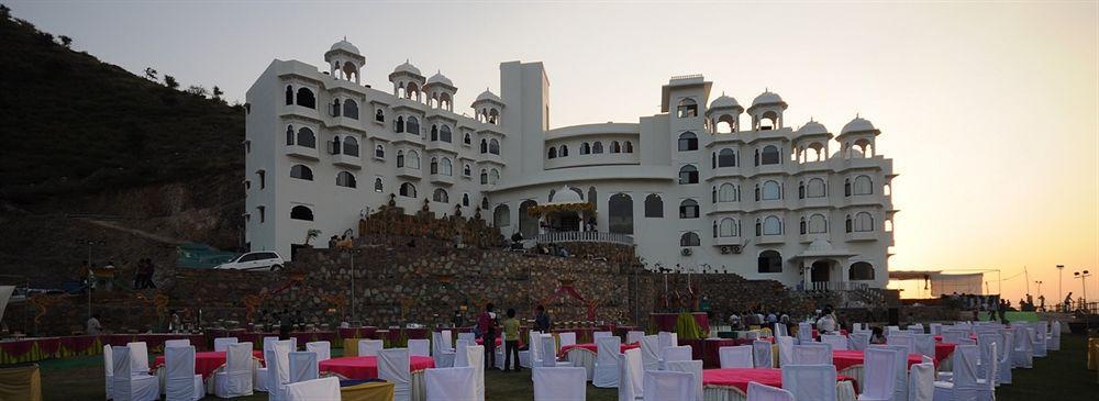 Bhairavgarh Palace Udaipur Buitenkant foto